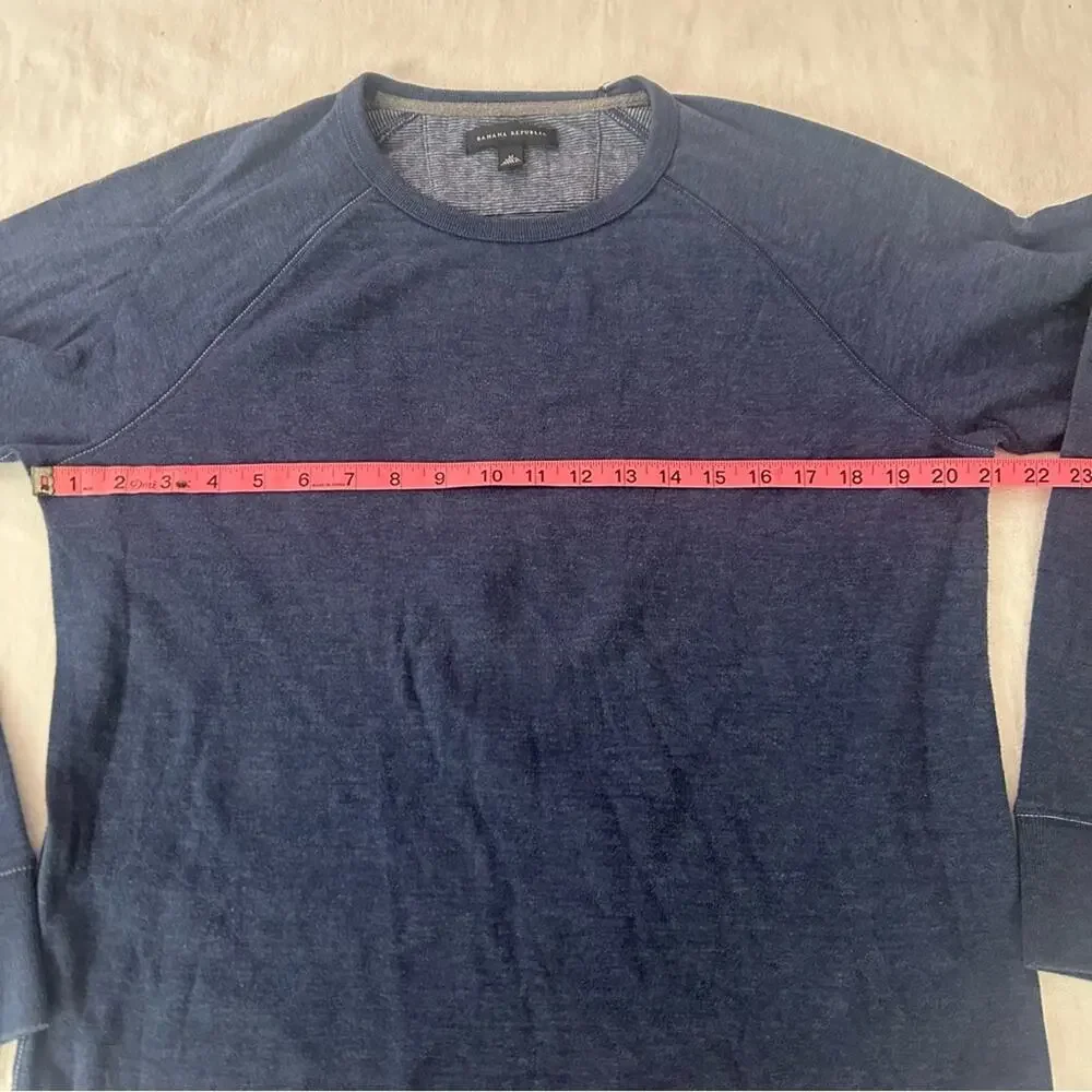 Banana Republic Blue Lightweight Men’s Crewneck Sweater Medium